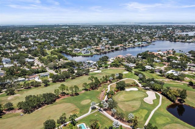 1112 40TH AVE NE, St Petersburg, FL 33703