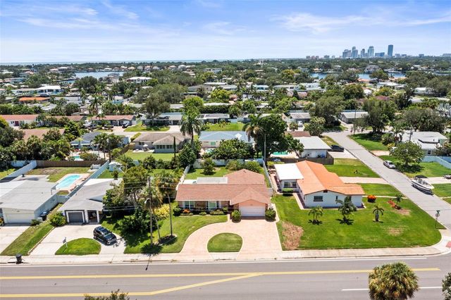 1112 40TH AVE NE, St Petersburg, FL 33703