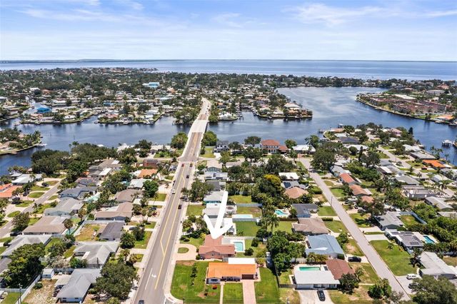 1112 40TH AVE NE, St Petersburg, FL 33703