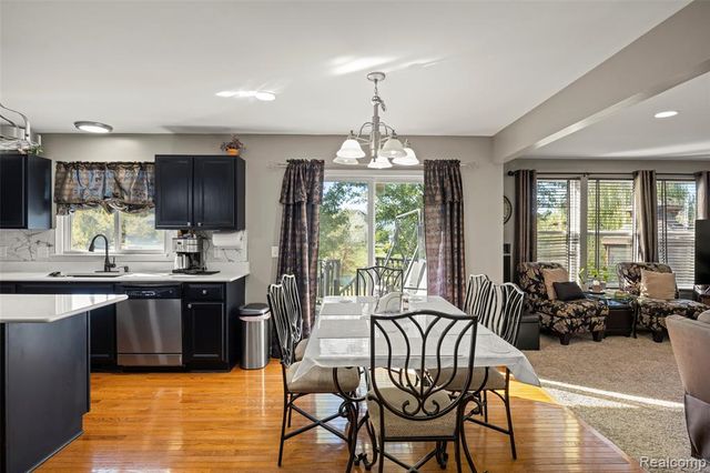 9778 Ravenshire Drive, Ypsilanti, MI 48198