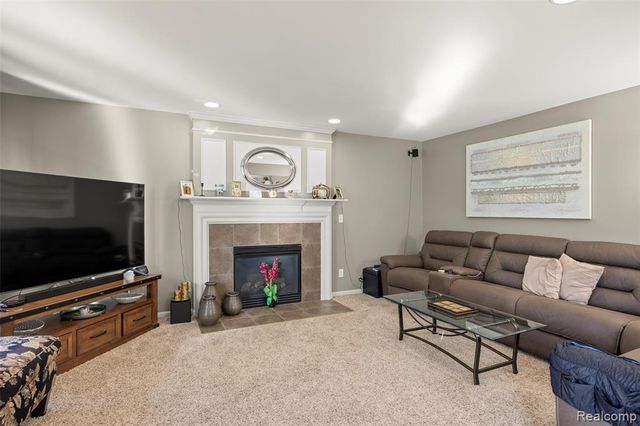 9778 Ravenshire Drive, Ypsilanti, MI 48198