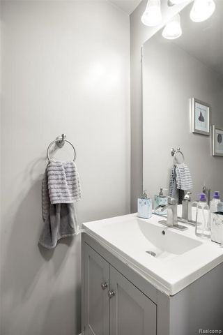 9778 Ravenshire Drive, Ypsilanti, MI 48198