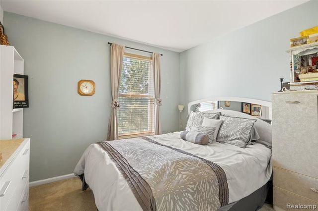 9778 Ravenshire Drive, Ypsilanti, MI 48198