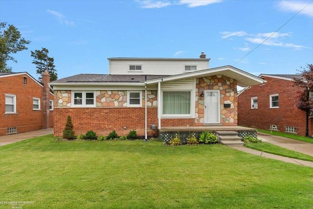 28924 Hughes Street, St Clair Shores, MI 48081