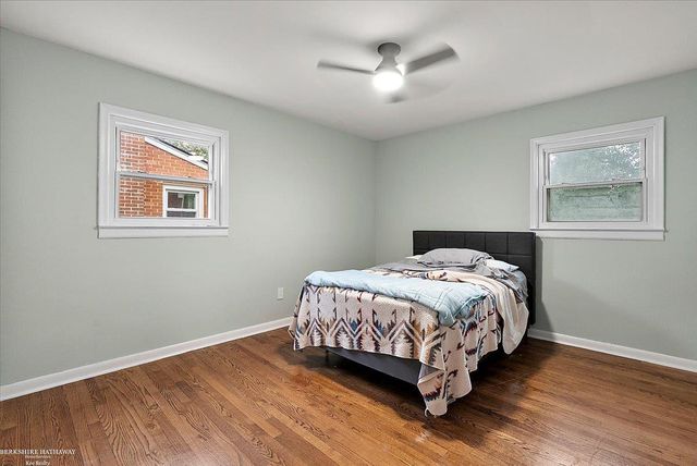 28924 Hughes Street, St Clair Shores, MI 48081