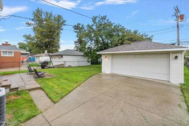 28924 Hughes Street, St Clair Shores, MI 48081