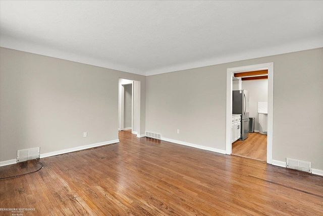 28924 Hughes Street, St Clair Shores, MI 48081