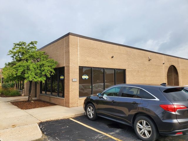 304 Howard Avenue, Des Plaines, IL 60018
