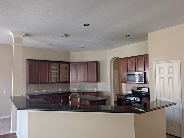 18627 Summercliff Lane, Tomball, TX 77377