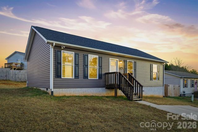 42 Serenity Lane, Hickory, NC 28601