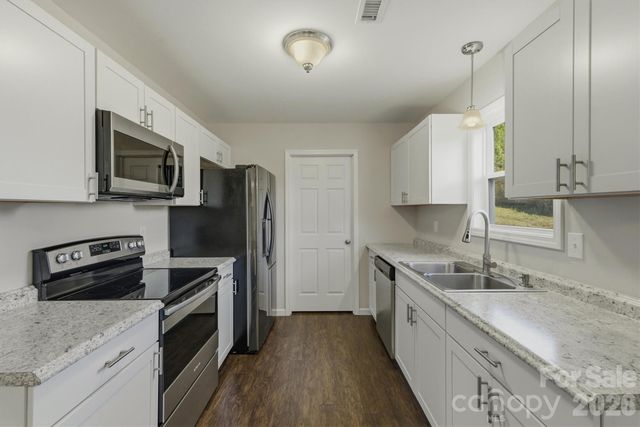 42 Serenity Lane, Hickory, NC 28601