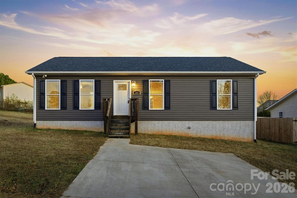42 Serenity Lane, Hickory, NC 28601