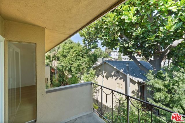 970 Palm Avenue 211, West Hollywood, CA 90069