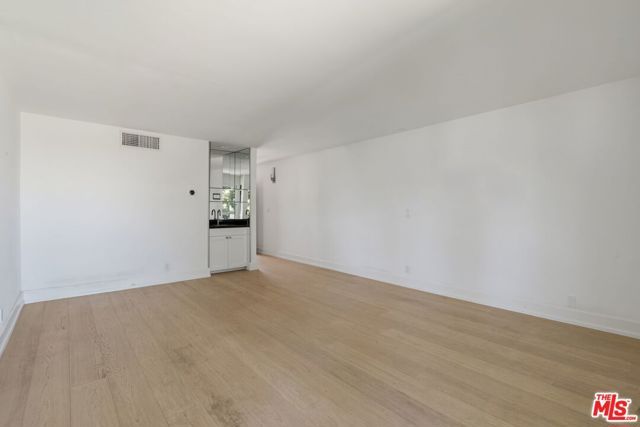 970 Palm Avenue 211, West Hollywood, CA 90069