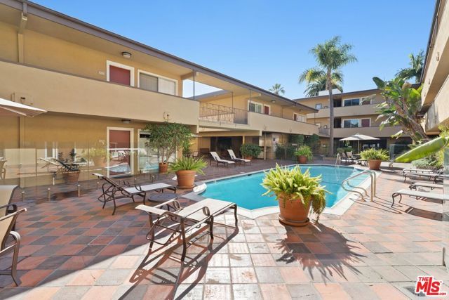 970 Palm Avenue 211, West Hollywood, CA 90069