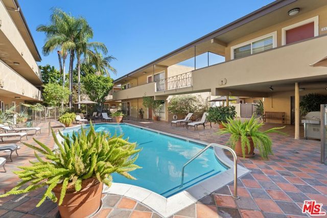 970 Palm Avenue 211, West Hollywood, CA 90069