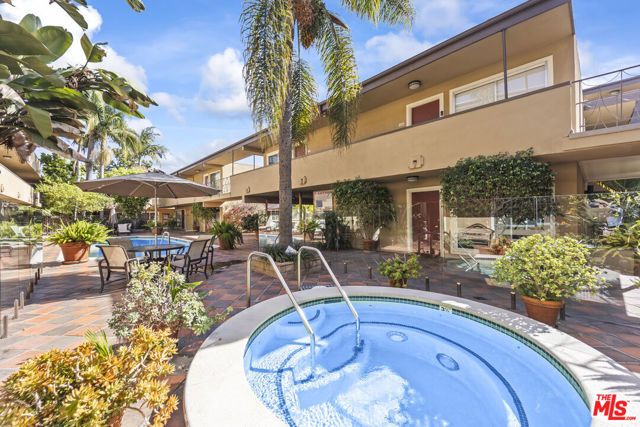 970 Palm Avenue 211, West Hollywood, CA 90069