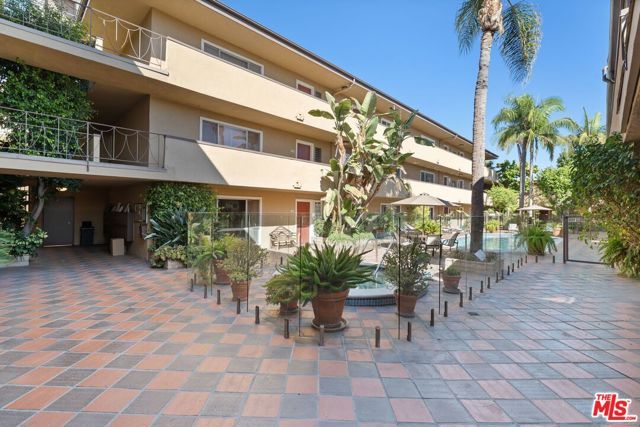970 Palm Avenue 211, West Hollywood, CA 90069