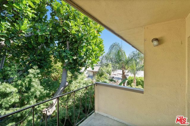 970 Palm Avenue 211, West Hollywood, CA 90069