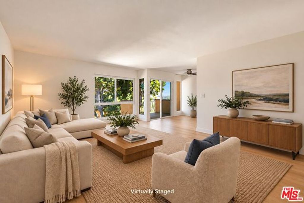 970 Palm Avenue 211, West Hollywood, CA 90069
