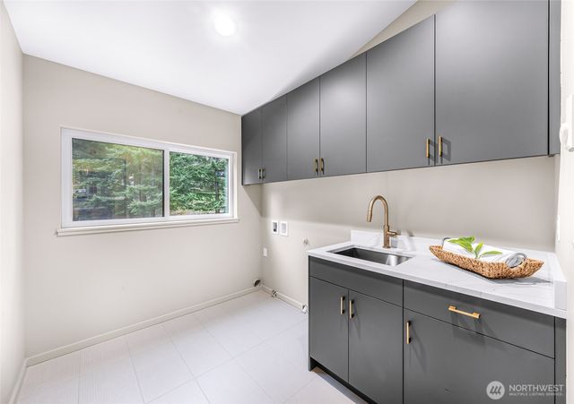 404 Willow Road Place, Bellingham, WA 98226