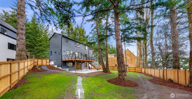 404 Willow Road Place, Bellingham, WA 98226