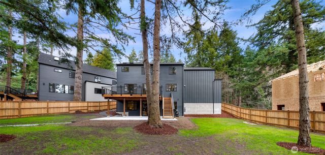 404 Willow Road Place, Bellingham, WA 98226