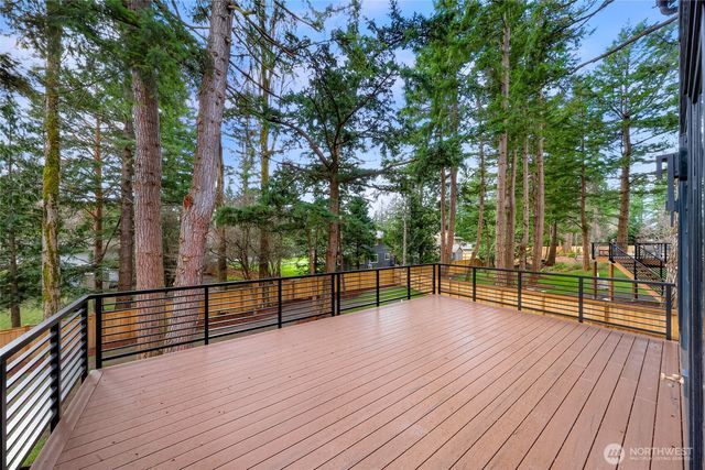 404 Willow Road Place, Bellingham, WA 98226