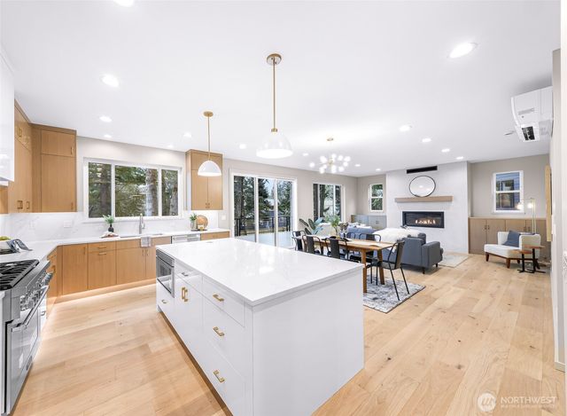 404 Willow Road Place, Bellingham, WA 98226