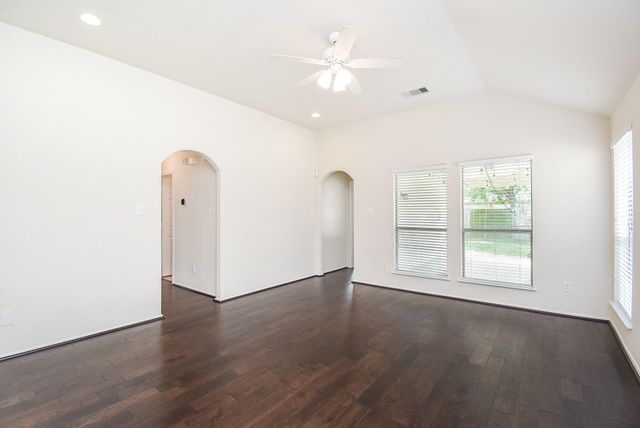 13014 Southern Creek Drive, Pearland, TX 77584