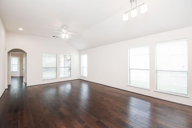 13014 Southern Creek Drive, Pearland, TX 77584