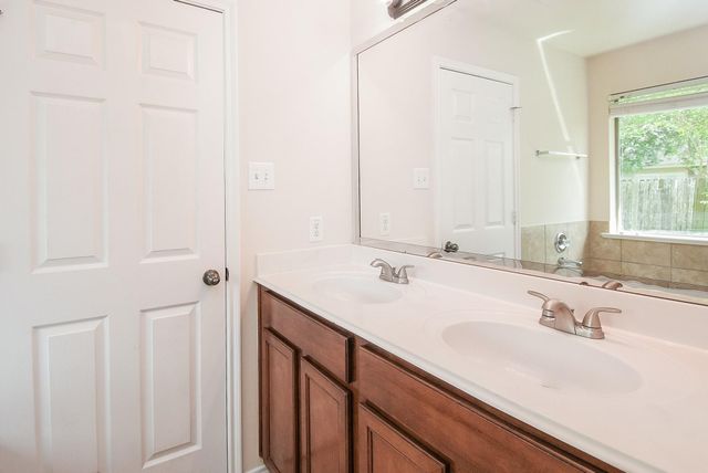 13014 Southern Creek Drive, Pearland, TX 77584