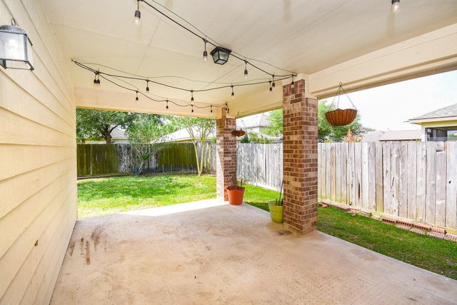 13014 Southern Creek Drive, Pearland, TX 77584