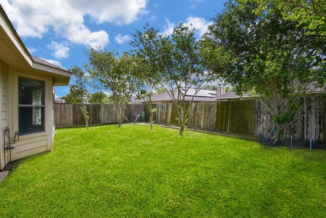 13014 Southern Creek Drive, Pearland, TX 77584
