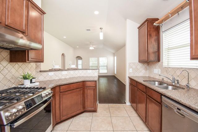 13014 Southern Creek Drive, Pearland, TX 77584