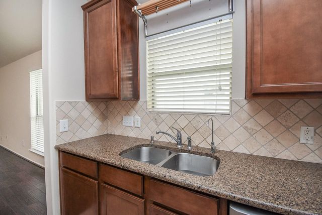 13014 Southern Creek Drive, Pearland, TX 77584