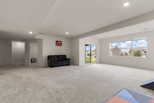 2172 Spring Lake Court, Shakopee, MN 55379