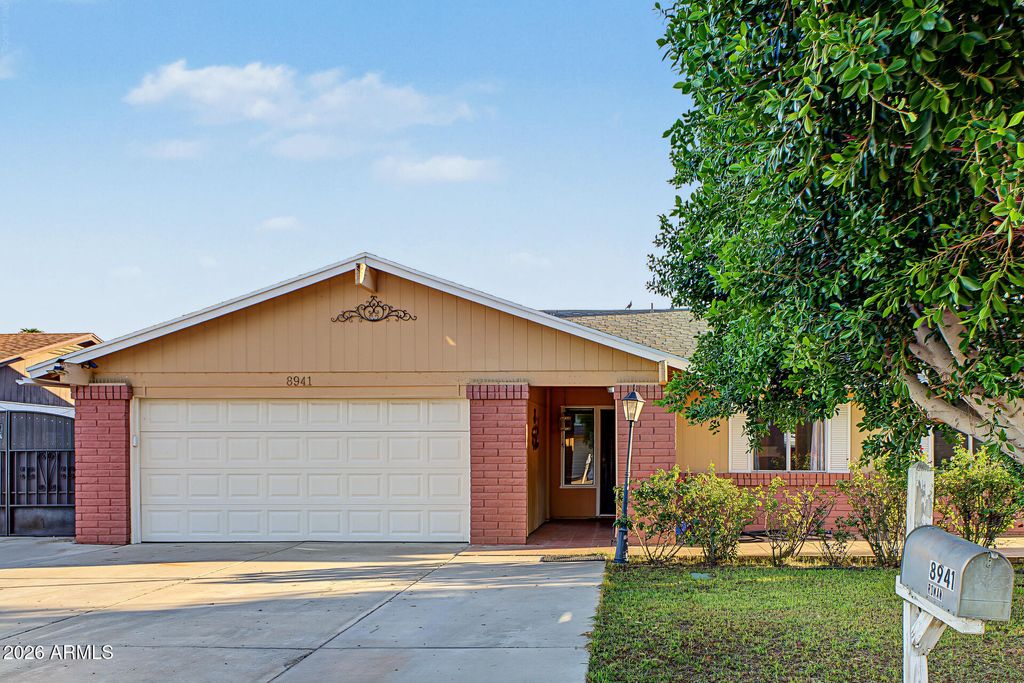 8941 W MONTEREY Way, Phoenix, AZ 85037 — photo 2