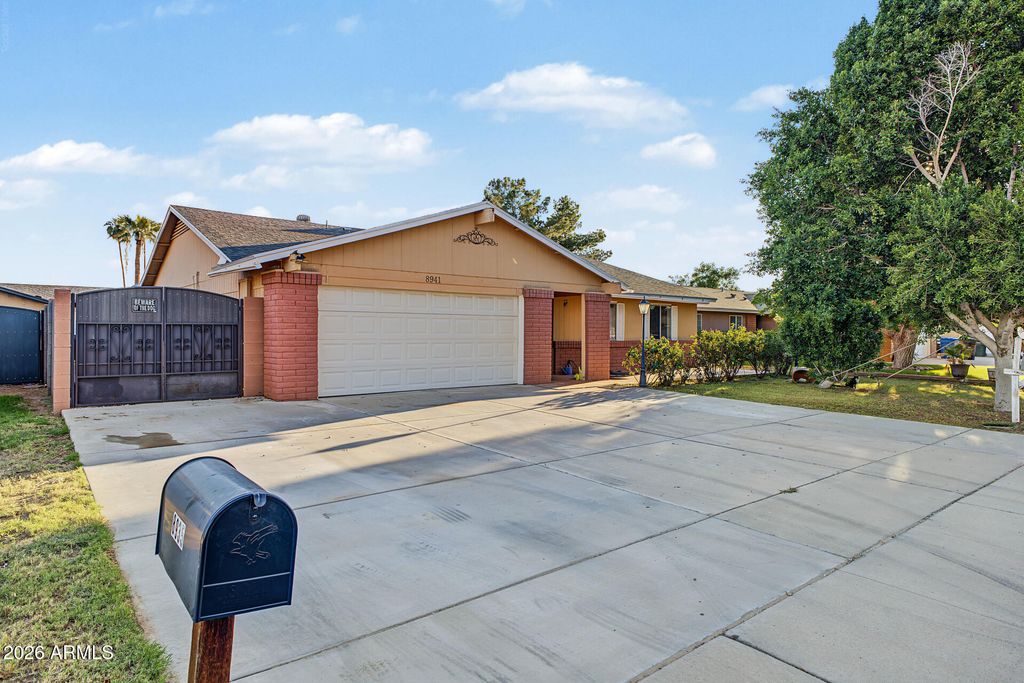8941 W MONTEREY Way, Phoenix, AZ 85037 — photo 3