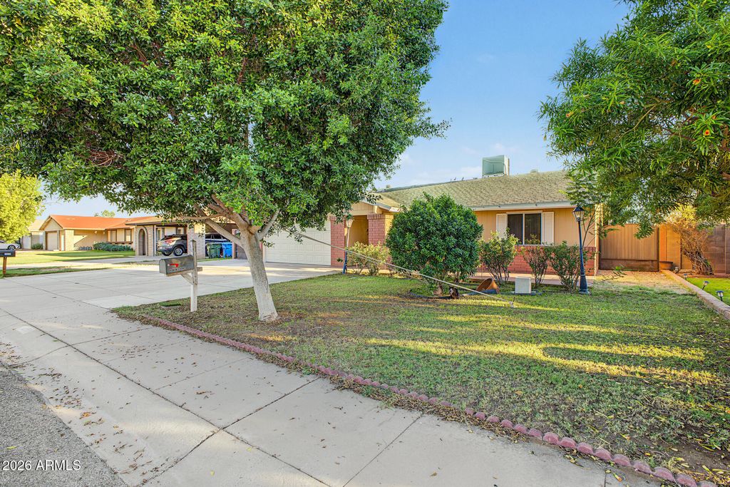 8941 W MONTEREY Way, Phoenix, AZ 85037 — photo 5