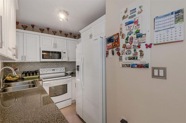 11559 SW 7th Street, Sweetwater, FL 33174