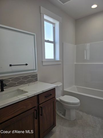 13944 N Rainier Loop, Rathdrum, ID 83858