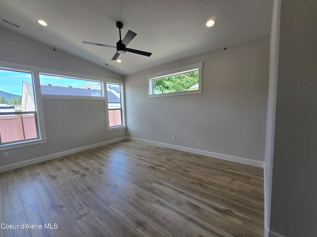 13944 N Rainier Loop, Rathdrum, ID 83858