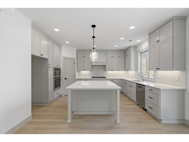 14986 Se Andre Way, Clackamas, OR 97015