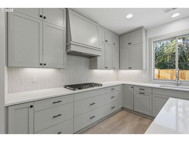 14986 Se Andre Way, Clackamas, OR 97015