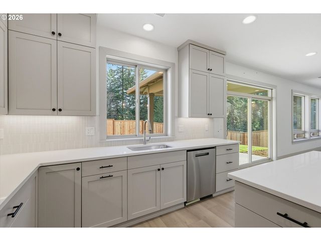 14986 Se Andre Way, Clackamas, OR 97015