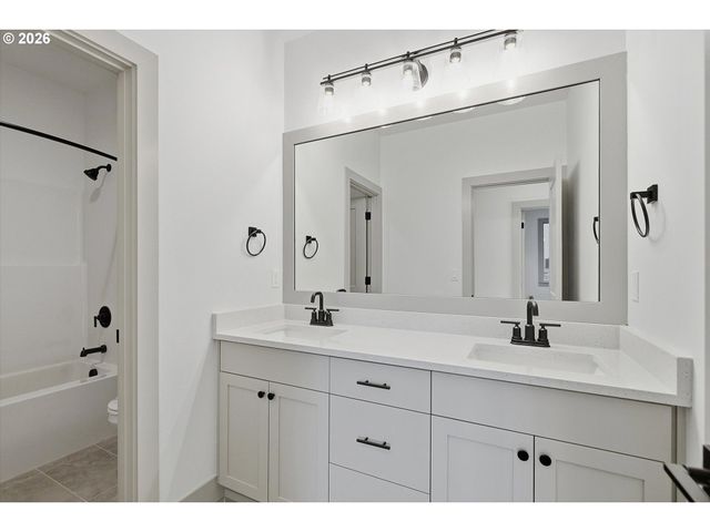 14986 Se Andre Way, Clackamas, OR 97015