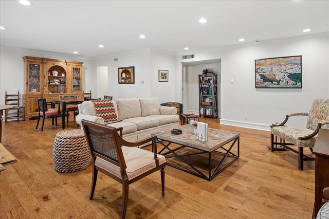 6238 Bandera Avenue A, Dallas, TX 75225