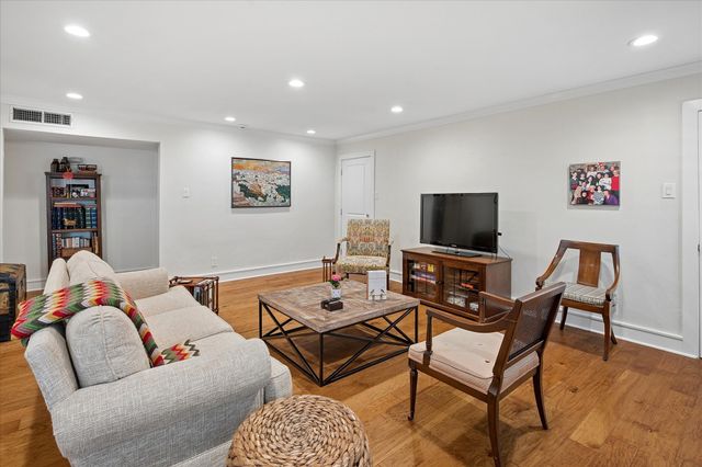 6238 Bandera Avenue A, Dallas, TX 75225