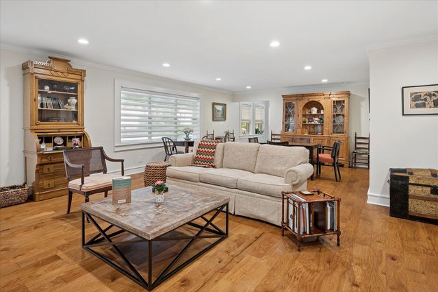 6238 Bandera Avenue A, Dallas, TX 75225